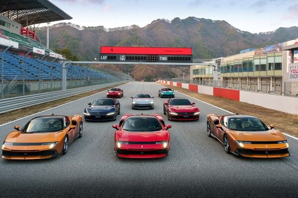 페라리코리아가&nbsp;지난&nbsp;주말,&nbsp;인제&nbsp;스피디움에서&nbsp;대규모&nbsp;고객&nbsp;초청&nbsp;시승&nbsp;행사를&nbsp;개최했다. 페라리코리아 제공 [뉴스락]