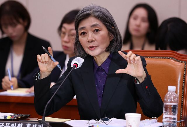 김행 여성가족부 장관 후보자가 5일 오전 서울 여의도 국회에서 열린 인사청문회에 참석해 의원들의 질의에 답하고 있다.&nbsp;[사진제공=뉴시스]