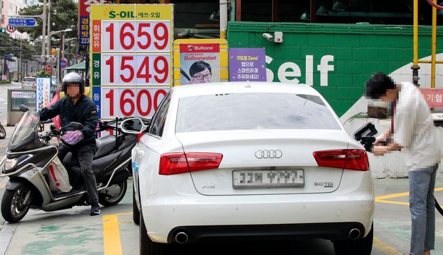 지난 23일 서울시의 한 주유소 모습. [사진제공=뉴시스]
