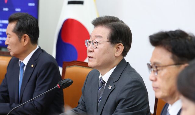 이재명 더불어민주당 대표가 12일 오전 서울 여의도 국회에서 열린 최고위원회의에서 발언하고 있다. [사진제공=뉴시스]