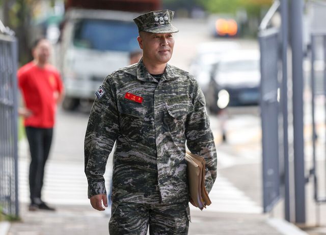 박정훈 전 해병대 수사단장이 ‘고(故) 채수근 상병 사망 원인 수사 외압’ 의혹 관련 2차 참고인 조사를 받기 위해 지난 14일 경기 과천 고위공직자범죄수사처(공수처)로 출석하고 있다. [사진제공=뉴시스]<br>