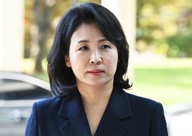 공직선거법 위반 혐의로 기소된 이재명 더불어민주당 대표의 배우자인 김혜경씨가 24일 경기도 수원시 영통구 수원지방법원에서 열린 결심 공판에 출석하고 있다. [사진출처=뉴시스]<br>