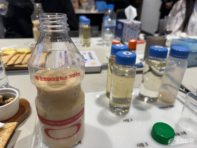 24일 hy 프로바이오틱스 클래스에서 액상 발효유 DIY 프로그램이 진행됐다.&nbsp;ⓒ 투데이신문<br>