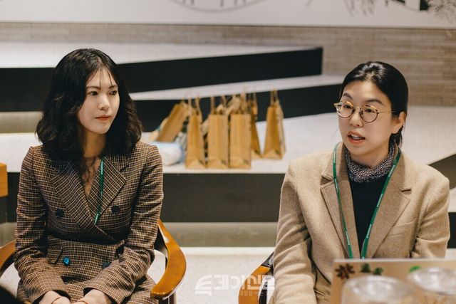 스타벅스 코리아 ESG팀 정효주 파트너와&nbsp;서정민 파트장 ⓒ투데이신문