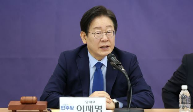 더불어민주당 이재명 대표가 2일 오전 대구 중구 더불어민주당 대구시당에서 열린 제43차 대구 현장 최고위원회의에서 발언하고 있다. [사진출처=뉴시스]<br>