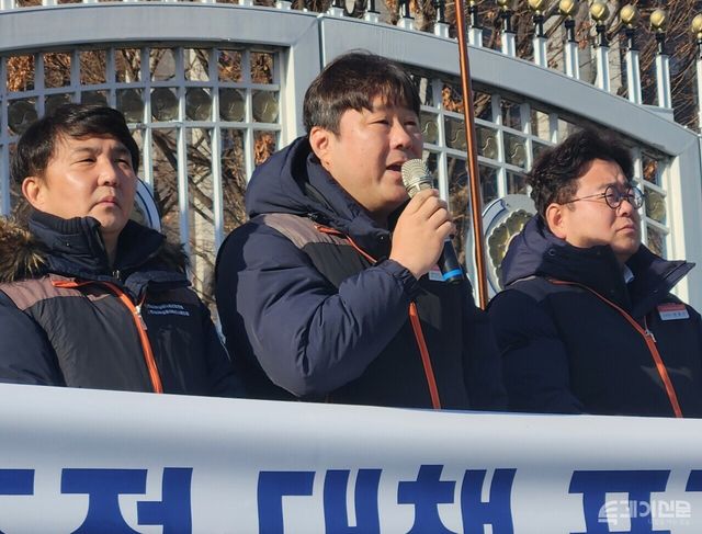 발언 중인 신지헌 롯데카드 노조 지부장 ⓒ투데이신문
