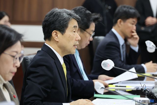 사회부총리 겸 교육부 이주호 장관이 지난 26일 서울 종로구 정부서울청사에서 진행된 제10차 사회관계장관회의에 참석해 있다. [사진제공=뉴시스]