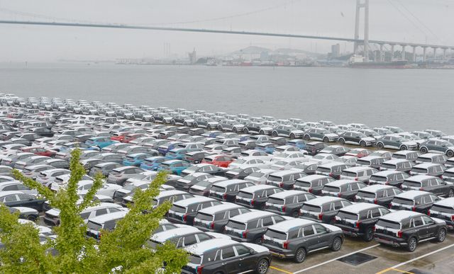 울산 북구 현대자동차 울산공장 야적장에 차량들이 출고를 기다리고 있다. [사진출처=뉴시스]