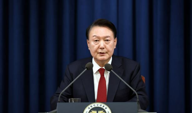 윤석열 대통령이 지난 3일 서울 용산 대통령실 청사에서 긴급 대국민 특별 담화를 발표하고 있다. [사진출처=뉴시스]