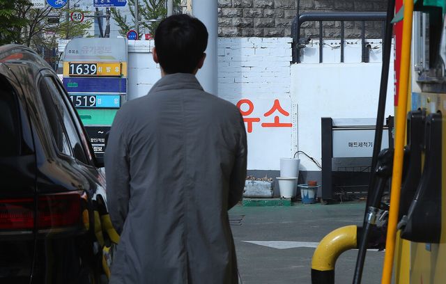 지난 12일 서울시 양천구의 한 알뜰 주유소 [사진제공=뉴시스]