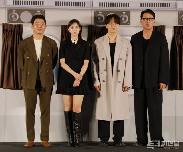 ‘하이재킹’ 주연 배우 일동. 왼쪽부터 성동일·채수빈·여진구·하정우 배우 ⓒ투데이신문