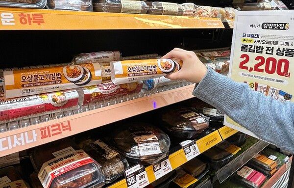  편의점 업계에서는 런치플레이션로 인한 소비자의 물가 부담을 인식해 다양한 간편식을 출시하고 있다. [사진 제공=이마트24]