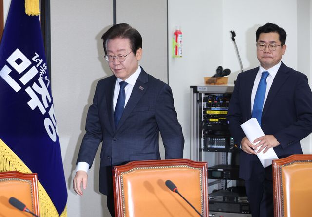 더불어민주당 이재명 대표가 9일 서울 여의도 국회에서 열린 당 최고위원회의에 참석하고 있다. [사진제공=뉴시스]