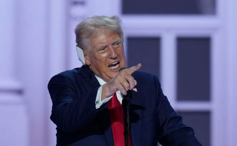 도널드 트럼프 전 미국 대통령이 지난 7월18일(현지시각) 미국 위스콘신 밀워키에서 열린 공화당 전당대회에서 연설하고 있다. [사진출처=뉴시스]