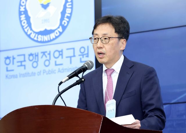 인사혁신처 연원정 처장이 지난해 11월 15일 서울 은평구 한국행정연구원에서 진행된 ‘2024년 한국인사행정학회 추계 공동학술대회’에 참석해 있다. [사진제공=뉴시스]<br>