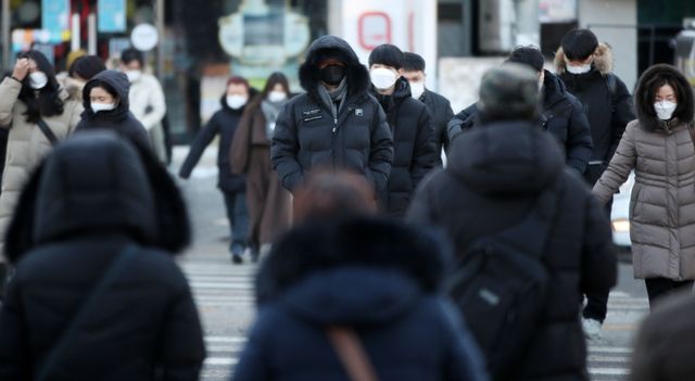 새해 첫 주말&nbsp;경기북부내륙과 강원내륙산지를 중심으로 기온이 영하 10도까지 떨어지는 등 강추위가 예상된다. [사진 출처=뉴시스]<br>