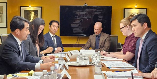 한미 양국 정부대표단이 30일(현지 시간) 미국 워싱턴 D.C.에서 미국 비자제도 개선 등을 논의하기 위한 '한-미 상용방문 및 비자 워킹그룹'을 출범, 1차 협의를 진행하고 있다. [사진제공=외교부]