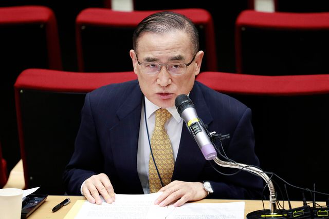 위성락 국가안보실장이 15일 서울 용산 대통령실 청사에서 캄보디아 사태에 대한 정부의 대응 현황 관련 브리핑을 하고 있다. [사진제공=뉴시스]