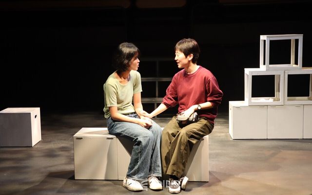 16일 오후 선돌극장에서 열린 연극 <납골당 드라이브> 프레스콜 현장&nbsp;©투데이신문<br>