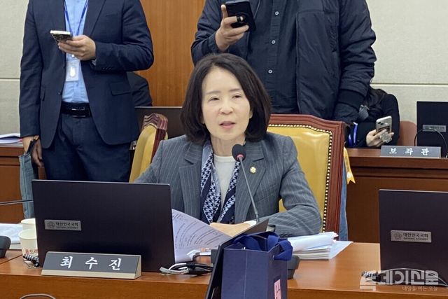 21일 오전 서울 여의도 국회에서 열린 과학기술정보방송통신위원회 국정감사에서 국민의힘 최수진 의원이 질의를 하고 있다. ⓒ투데이신문