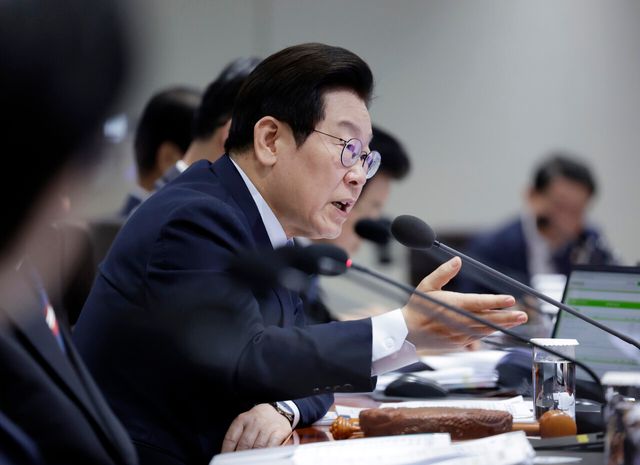 &nbsp;이재명 대통령이 지난 21일 서울 용산 대통령실 청사에서 열린 국무회의에서 발언하고 있는 모습. [사진제공=뉴시스]<br>