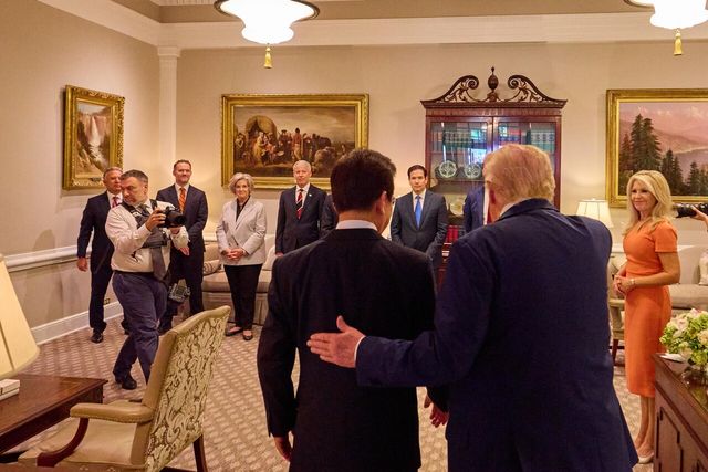 이재명 대통령이 지난 8월 25일(현지 시간) 미국 워싱턴 DC 백악관에서 열린 한미 정상회담에 앞서 도널드 트럼프 미국 대통령의 안내를 받고 있다. [사진제공=뉴시스/공동취재단]