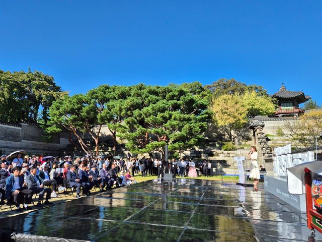 2025 궁중문화축전의 한 행사인 ‘낙선재 100년의 시간과 풍경’ 개막식이 8일 오후 2시30분 창덕궁 낙선재 앞마당에서 열렸다. [사진 제공: 대한황실문화원]