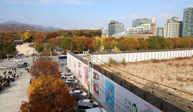 유네스코 세계문화유산인 종묘 인근 서울 종로구 세운상가 앞 광장의 모습. [사진제공=뉴시스]