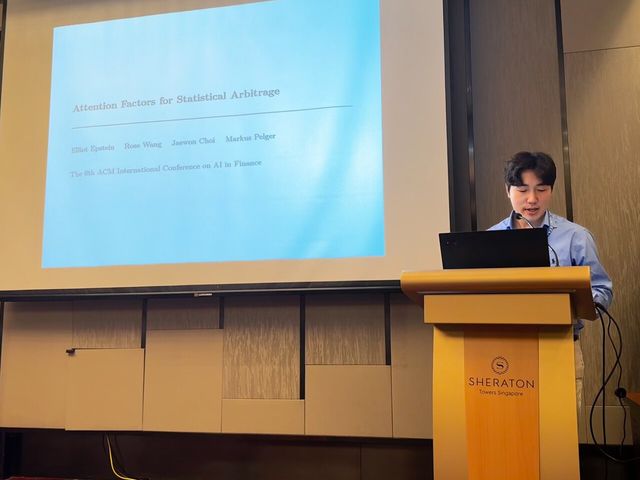 한화생명 AI연구소에서 ICAIF 논문을 발표하는 모습 [사진=한화생명]