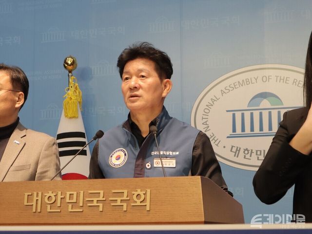 경찰직장협의회와 조국혁신당 신장식 의원이 20일 오전 10시 20분 국회 소통관에서 열린 ‘경찰 노동조합법 발의 기자회견’에서 발언하고 있다. ⓒ투데이신문<br>