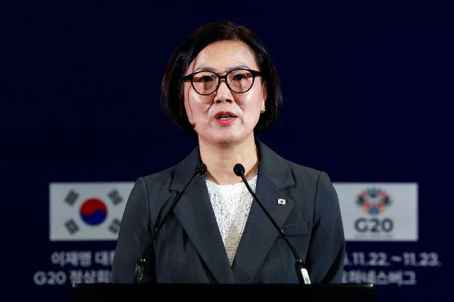 오현주 국가안보실 제3차장이 23일(현지시간) 남아프리카공화국 요하네스버그 한 호텔의 한국 프레스센터에서 G20 정상회의 관련 브리핑을 하고 있다. [사진제공=뉴시스]<br>