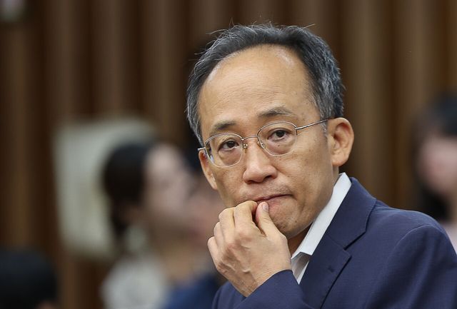 국민의힘 추경호 의원이 지난 9월 17일 서울 여의도 국회에서 진행된 ‘기재부·금융위 조직 개편안 긴급 토론회’를 찾은 모습. [사진제공=뉴시스]<br>