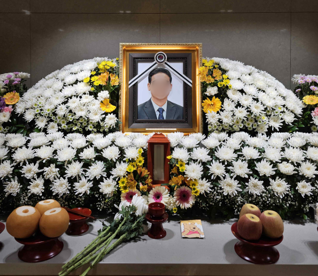 지난 4월 과로로 숨진 홍상민씨의 장례식 제단. [사진제공=유족]