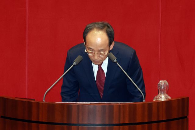 체포동의안이 상정된 추경호 국민의힘 의원이 27일 서울 여의도 국회에서 열린 제429회국회(정기회) 제13차 본회의에서 신상발언을 마친 후 인사하고 있다. [사진제공=뉴시스]