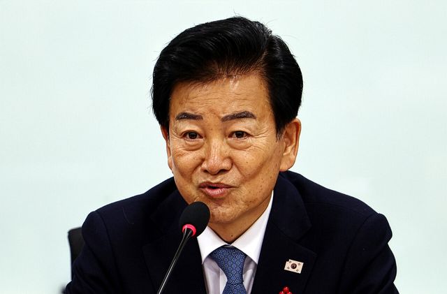 정동영 통일부 장관이 지난 10일 오전 서울 여의도 국회 의원회관에서 열린 'AI G3 강국 신기술 전략 조찬 포럼'에서 발언하고 있다. [사진제공=뉴시스]<br>