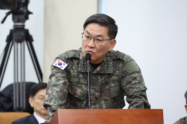 이진우 전 육군수도방위사령관이 지난 2월 6일 서울 여의도 국회에서 열린 윤석열 정부의 비상계엄 선포를 통한 내란혐의 진상규명 국정조사특별위원회 전체회의(청문회)에서 의원 질의에 답하고 있다. [사진제공=뉴시스]