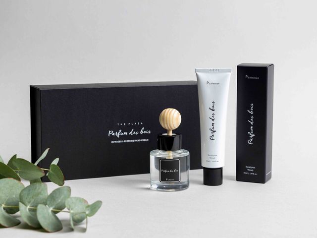 더 플라자 디퓨저와 퍼퓸 핸드크림 세트. [사진=더플라자]