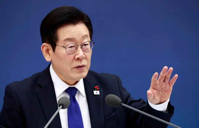 이재명 대통령이 16일 세종시 정부세종컨벤션센터에서 열린 보건복지부(질병관리청)·식품의약품안전처 업무보고에서 발언하고 있다. [사진제공=뉴시스]<br>