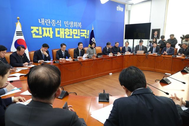 김병기 더불어민주당 원내대표가 18일 오전 서울 여의도 국회에서 열린 정책조정회의에서 발언을 하고 있다. [사진제공=뉴시스]<br>