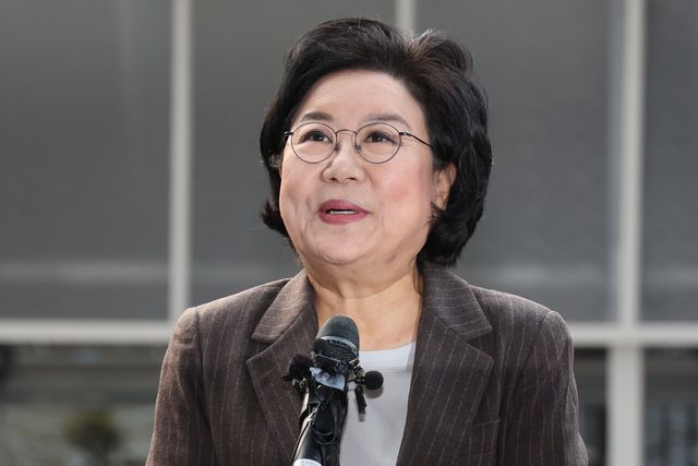 이혜훈 기획예산처 장관 후보자가 29일 오전 서울 중구 예금보험공사에 마련된 인사청문회 준비 사무실로 출근하며 지명 소감을 밝히고 있다. [사진제공=뉴시스]