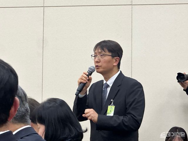 3일 오후 국회 정무위원회에서 열린 ‘쿠팡 개인정보 유출’ 긴급 질의에 출석한 쿠팡 박대준 대표가 질의에 답하고 있다.ⓒ투데이신문&nbsp;