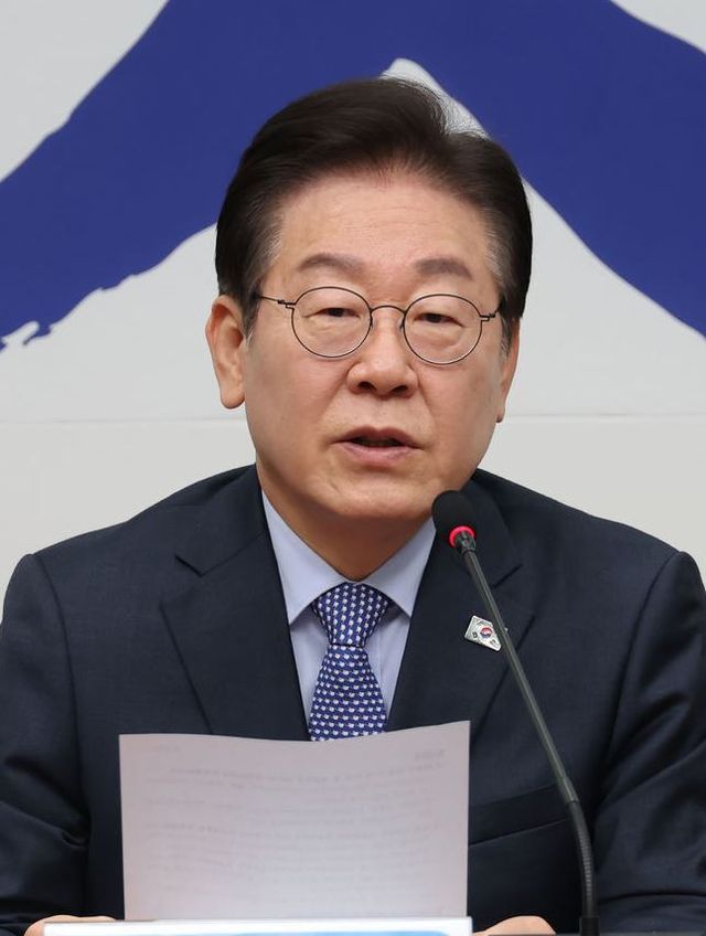 더불어민주당 이재명 대표가 14일 서울 여의도 국회에서 열린 최고위원회의에서 발언하고 있다.&nbsp;&nbsp;[사진출처=뉴시스]<br>