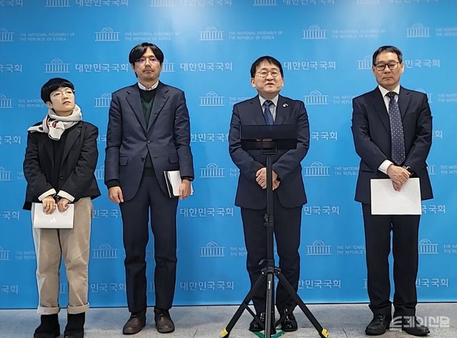 왼쪽부터 김은정 참여연대 협동사무처장, 경제개혁연대 노종화 변호사, 차규근 의원, 전성인 홍익대 교수 ⓒ투데이신문