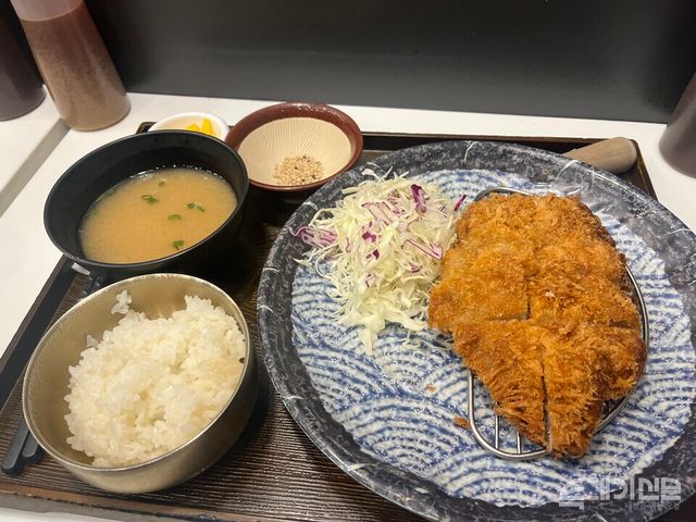 실제 판매가격 4000원인 돈까스의 모습. ⓒ투데이신문