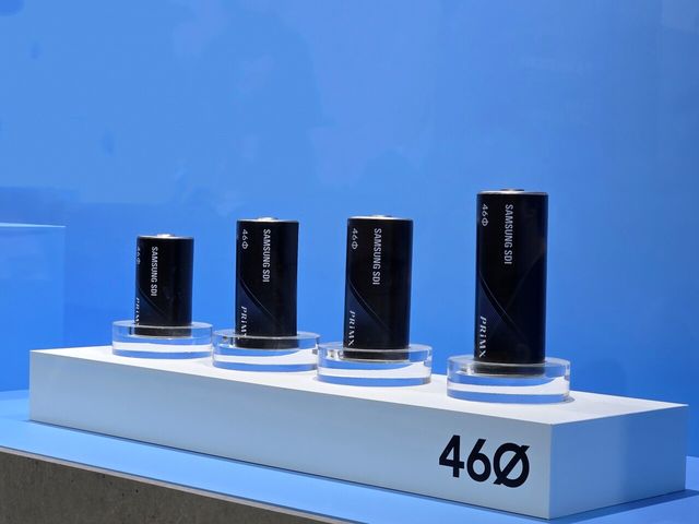 지난 3월 개최된 ‘인터배터리 2025’에서 삼성SDI가 공개한 46파이 배터리 라인업. [사진=삼성SDI]