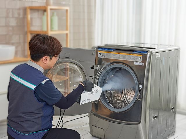 롯데하이마트가 3월 한 달간 가전&nbsp;클리닝 서비스 할인 행사를 진행한다.&nbsp;[사진=롯데하이마트]<br>