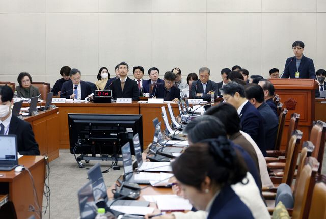 지난달 14일 서울 여의도 국회 보건복지위원회에서 의료인력 수급추계기구 법제화를 위한 공청회가 진행되고 있다. [사진제공=뉴시스]