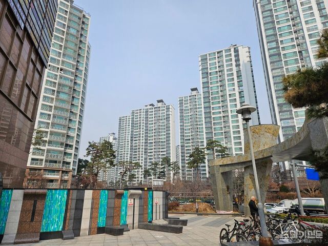 잠실새내역에 인접한 한 역세권 아파트 단지 전경.&nbsp;ⓒ투데이신문<br>