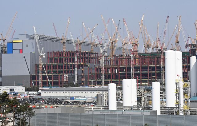 경기도 평택시 삼성전자 평택캠퍼스에서 공사가 진행 중이다. [사진=뉴시스]