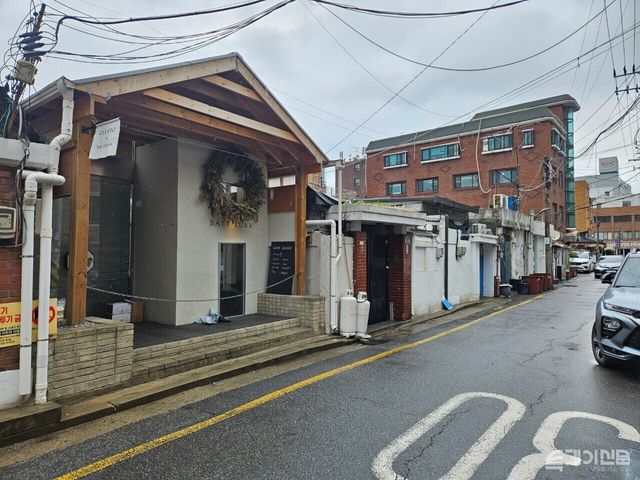 용산 정비창 전면 1구역에 위치한 카페 전경.&nbsp;ⓒ투데이신문